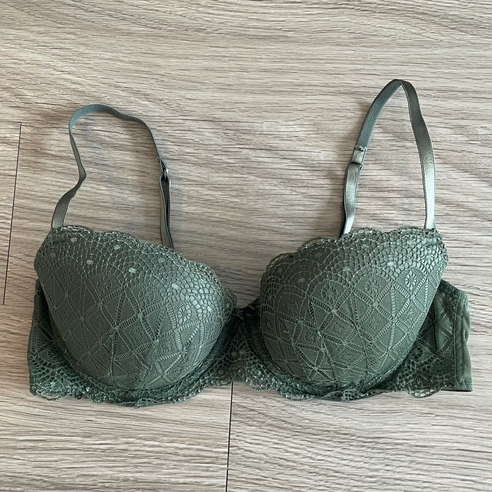 Candie’s lace push-up bra